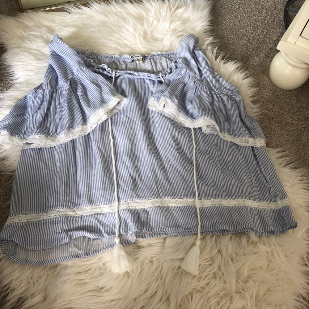 American Eagle off the shoulder top